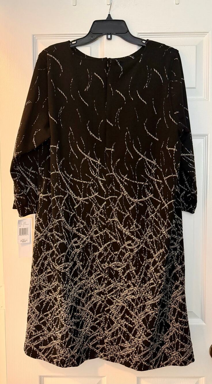 NWT Caroline Rose "Celebration" Metallic Knit Dress. Size Medium.